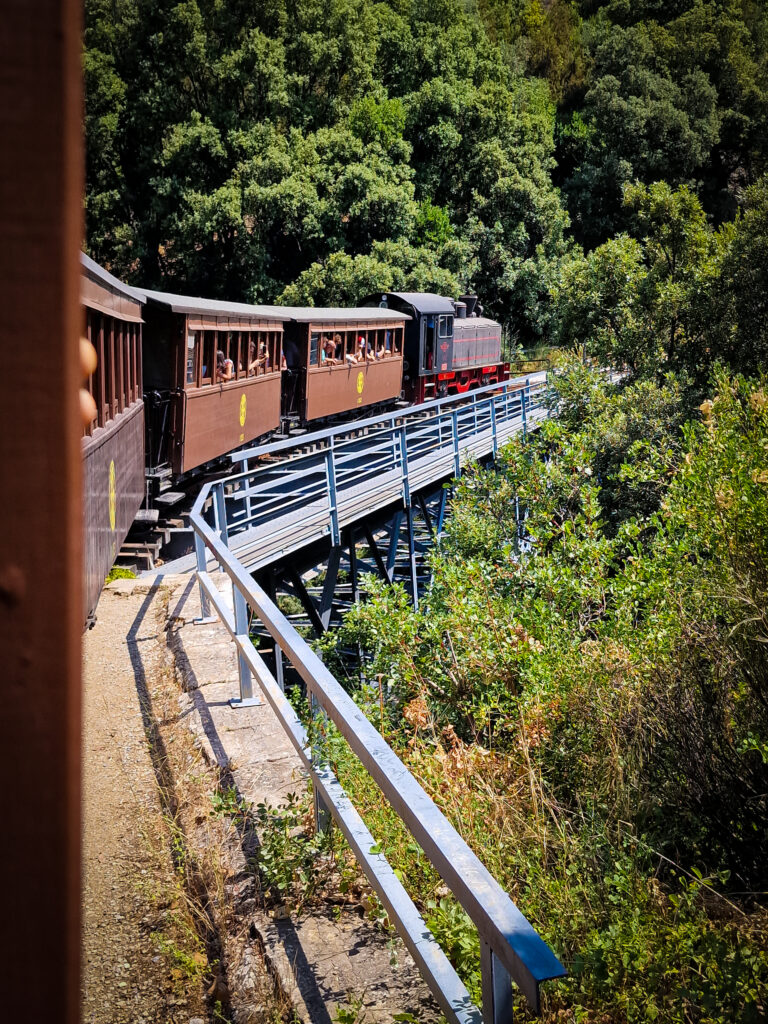 Treno Ano Lechonia Milies
