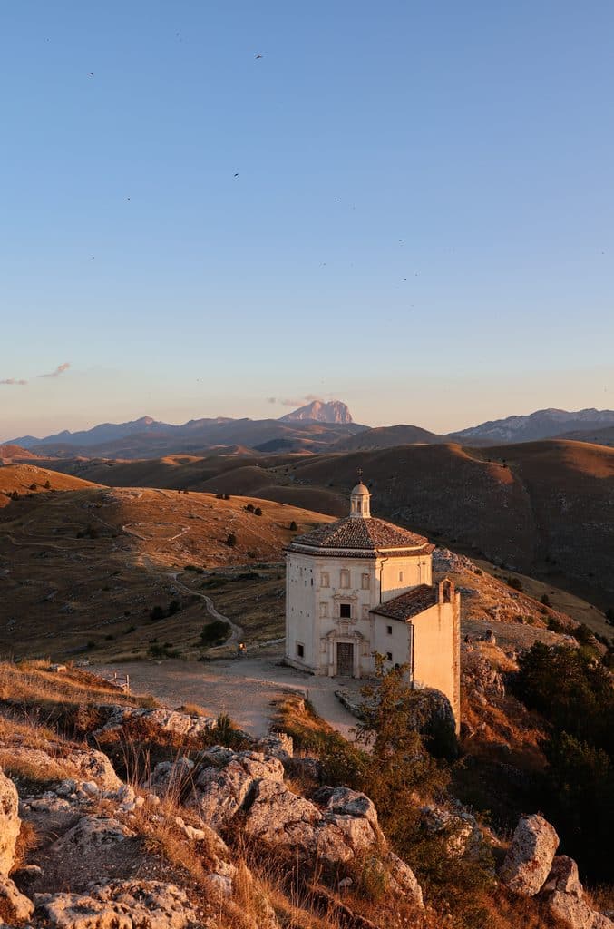 Rocca Calascio chiesa